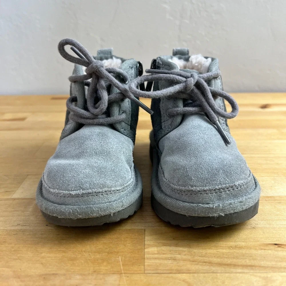 UGG Boots Neumel II Chukka Ankle Bootie Toddler Size 7 Grey‎ Suede Shearling Zip